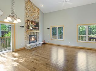 6926 Taylor Dr, Savage, MN 55378