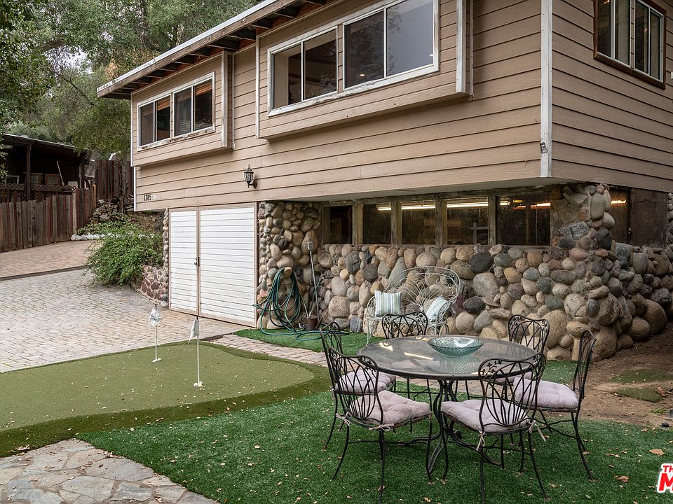 1st image of 1385 Oakwood Dr