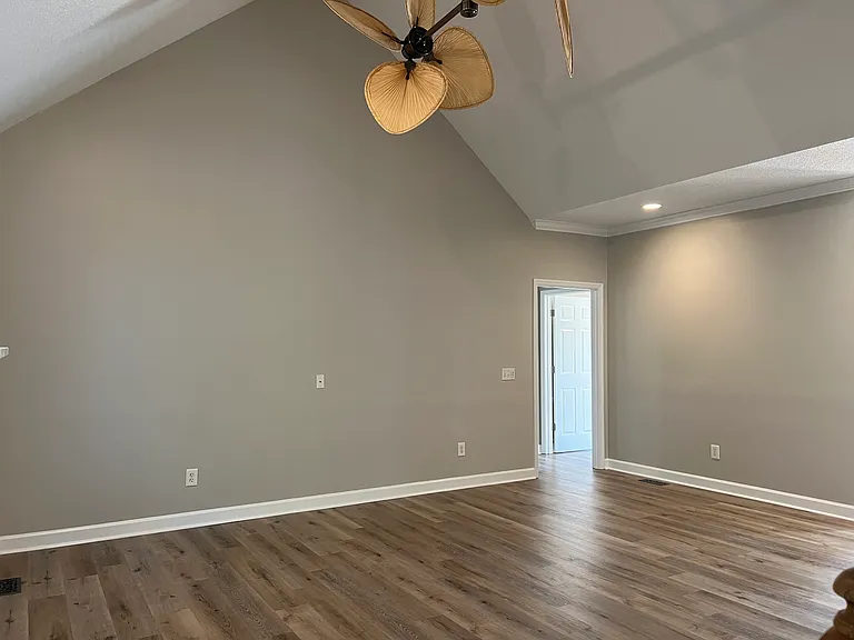 247 Palace Dr — Photo 20