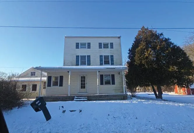 2060 Adams Rd photo 1
