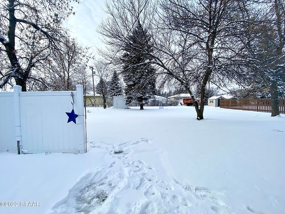 1108 10th St, Langdon, ND 58249 Zillow