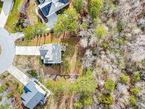 5th image of 110 Anderson Park Dr