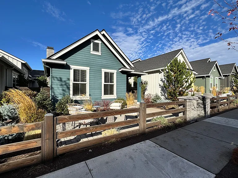 2740 Ordway Ave — Photo 29