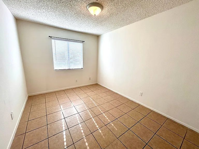 6217 Yerba Ln — Photo 11