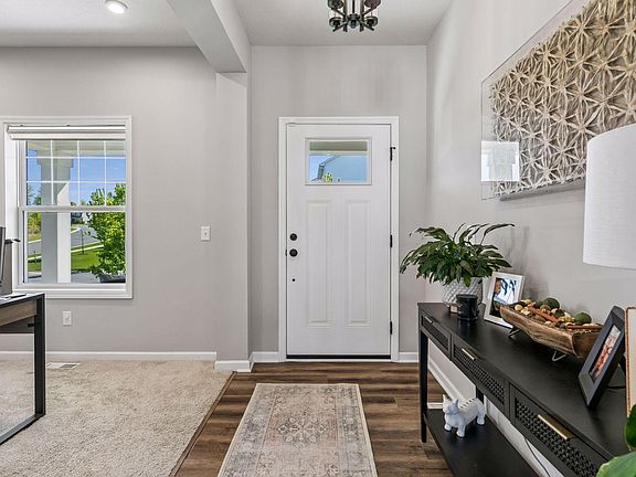 5th image of 5903 Mayfair Rd NE