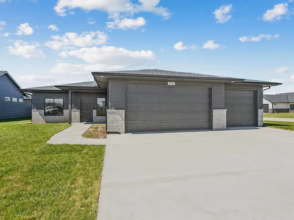 9002 E Forbes Ct, Wichita, KS 67220