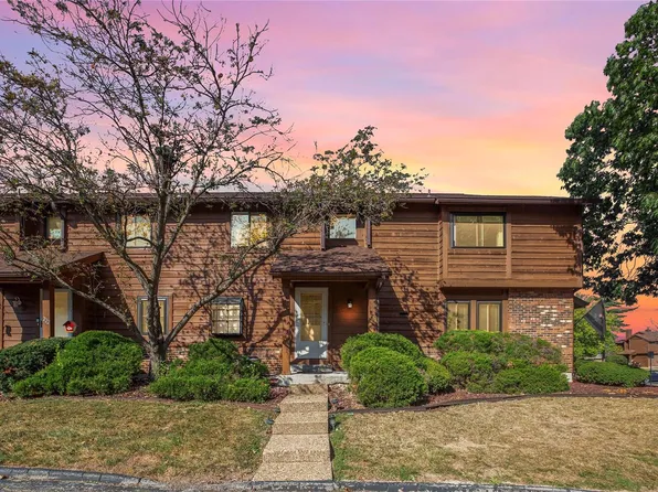 220 Cedar Grove Dr, Saint Charles, MO 63304