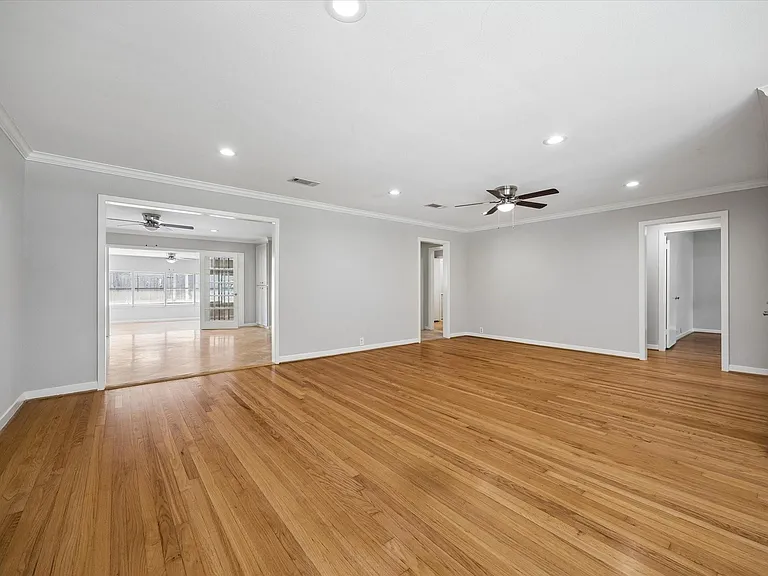 8511 Bluegate St — Photo 3