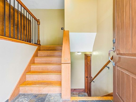 5th image of 110 Fort Meadow Dr