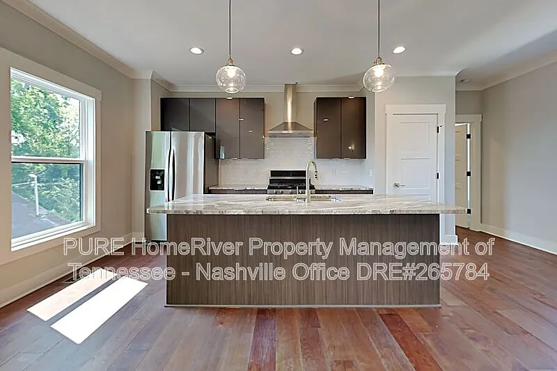 4 bed, 3.5 bath, 1856 sqft, $2,950 — Photo 4