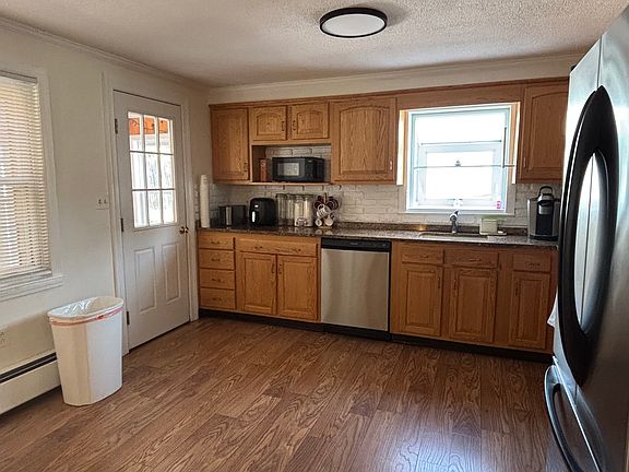 4th image of 35 Holbrook St