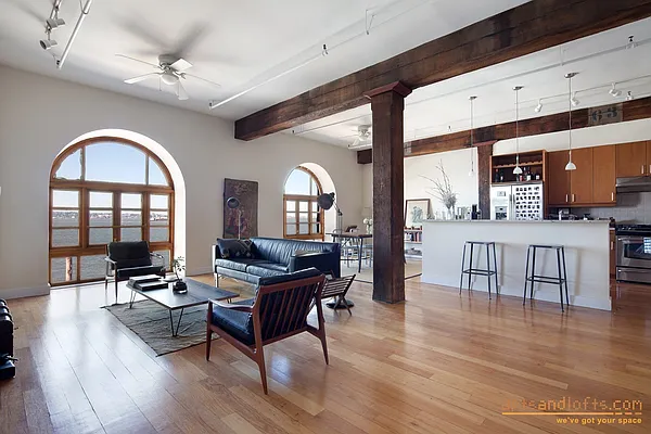 Rented by aptsandlofts.com | media 1