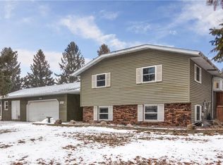 5415 Christopher Dr, Eau Claire, WI 54703