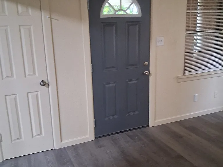 3102 S Tyler St — Photo 2