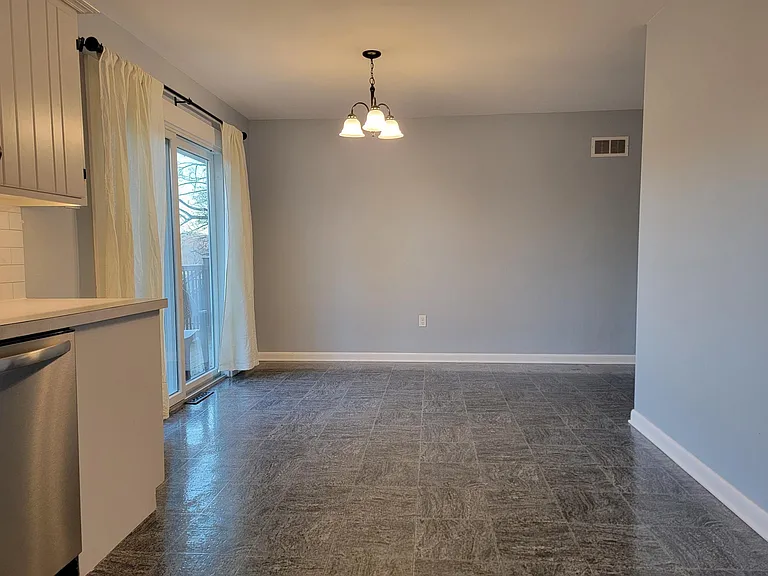40 Pine Crest Dr — Photo 9