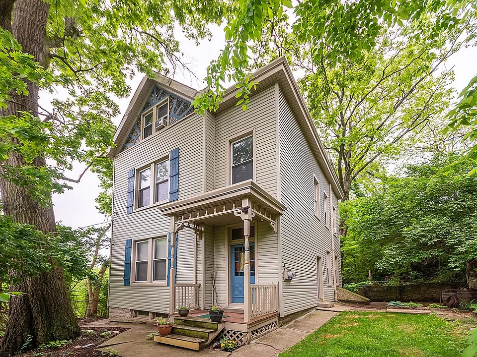 2897 Marshall Ave
