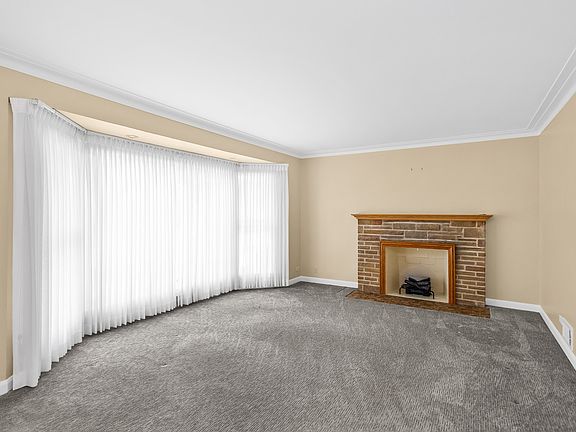 3rd image of 6034 Grove Ct