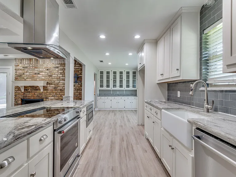 2020 Normandy Dr — Photo 6
