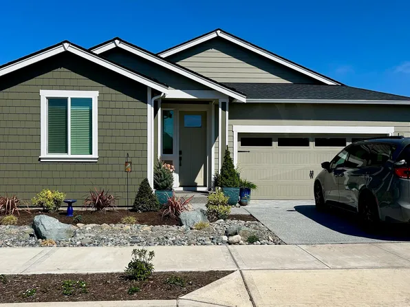 1044 Royal Velvet Dr, Sequim, WA 98382