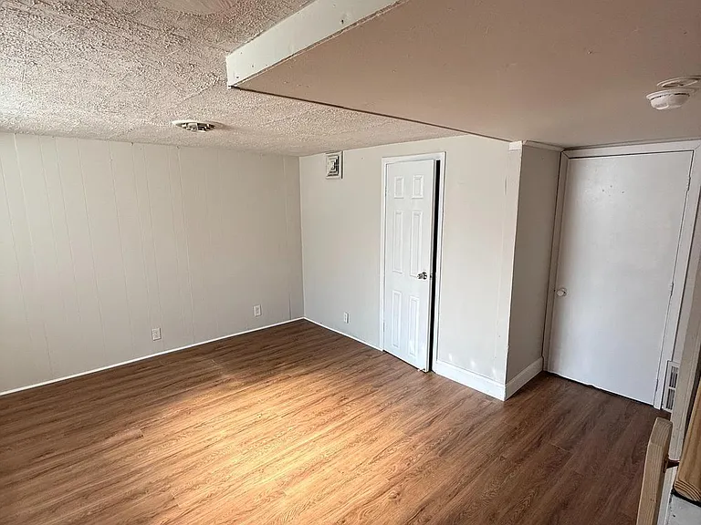 4427 Vista St — Photo 18