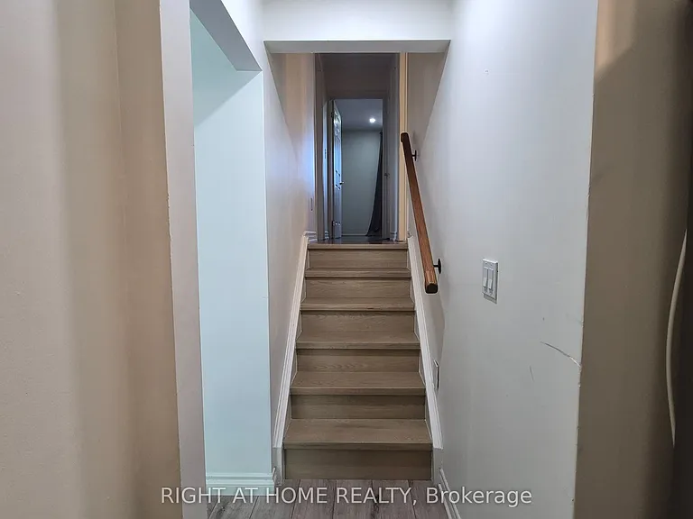 552 Grandview St S — Photo 12