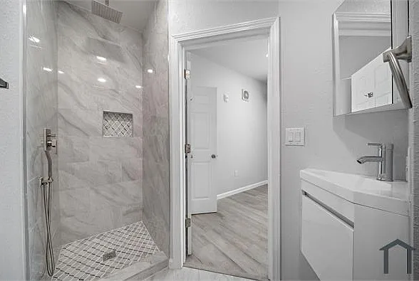 2813 Church St — Photo 6