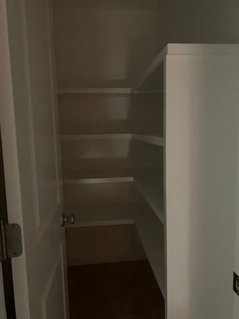 4 bed, 2300 sqft, $2,500 — Photo 4