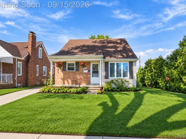 2221 N Highland St, Dearborn, MI 48128