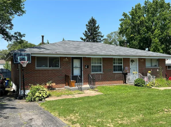 3201 Buder Ct, Saint Ann, MO 63074