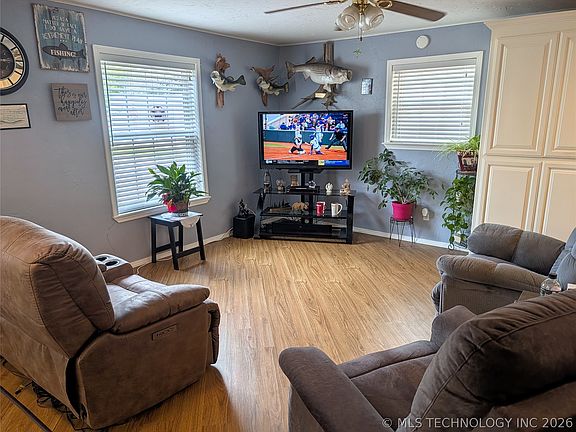 3rd image of 4104 Shay Rd