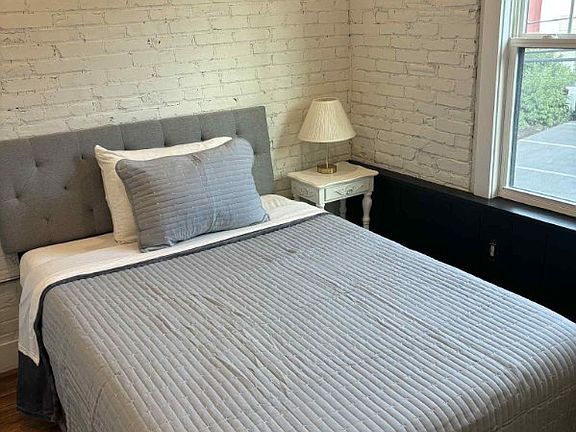 3rd image of 435 W Grant St #5