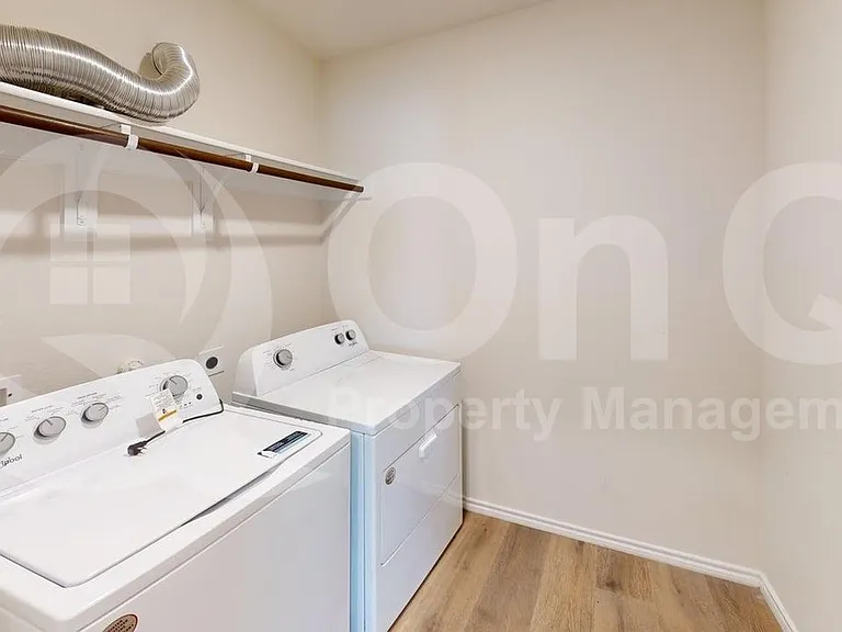 6534 Whitecap Dr — Photo 16
