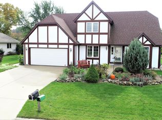 235 Clover Ln, Fredonia, WI 53021