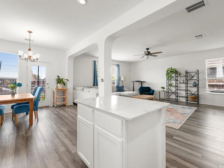 6400 Wagon Spring St — Photo 10