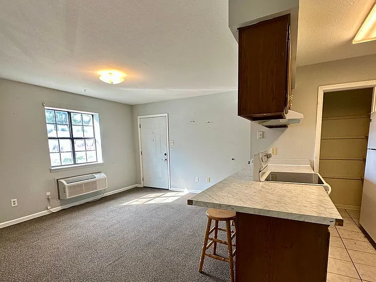 601 Bertig St — Photo 21