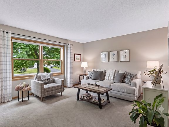 4th image of 5933 Bayberry Dr