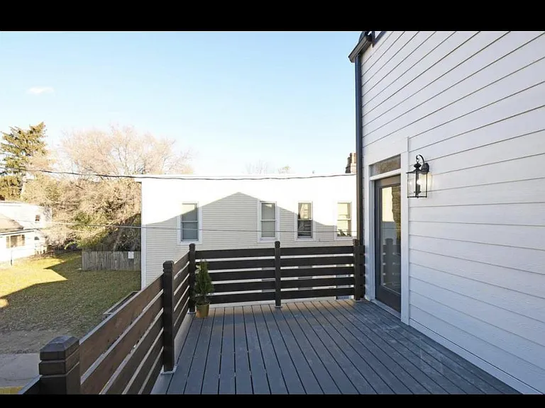 216 E 8th St #2 — Photo 14