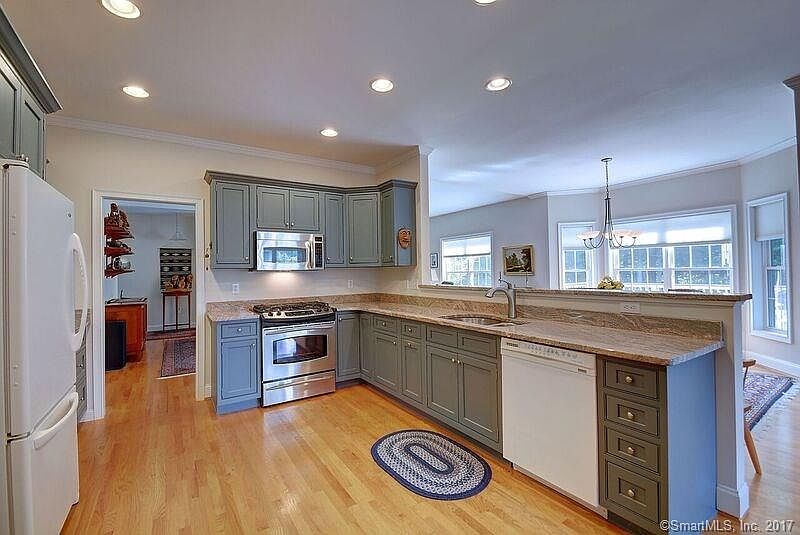 58 Bailey Cir South Windsor CT Zillow