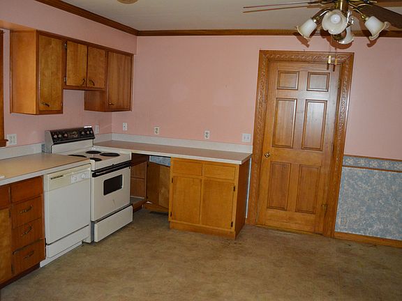 5th image of 857 Skyline Dr