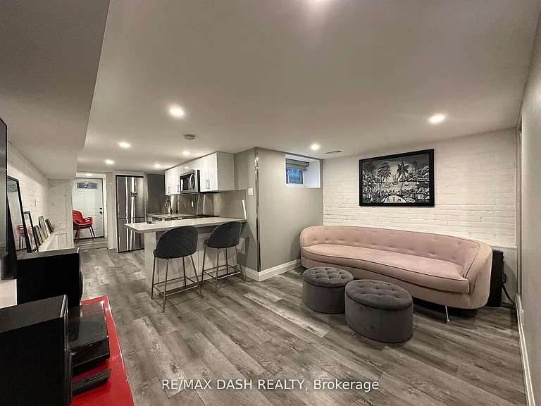 725 Palmerston Ave W #BASEMENT — Photo 3