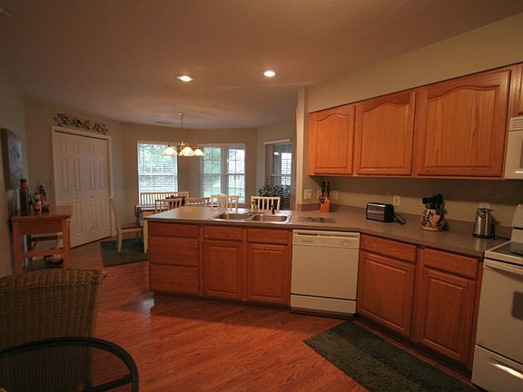 4th image of 1754 Sugar Pine Dr