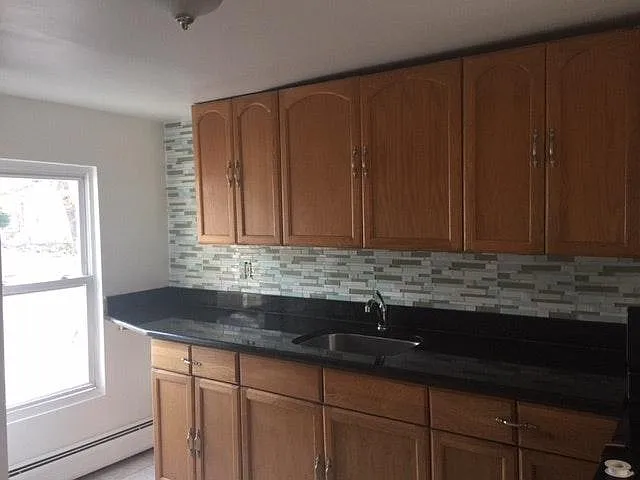 196 Uhland Street — Photo 2