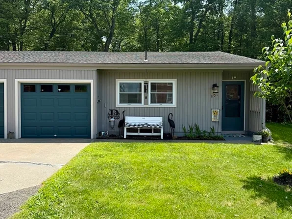 801 Fairway Ave #801, Turners Falls, MA 01376