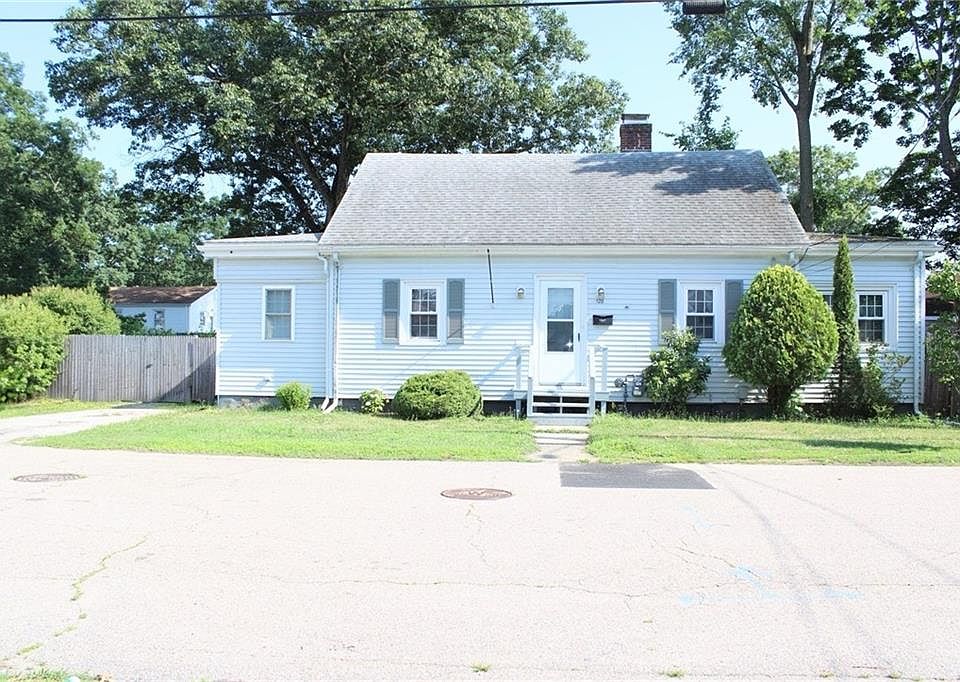 1st image of 128 Fern St