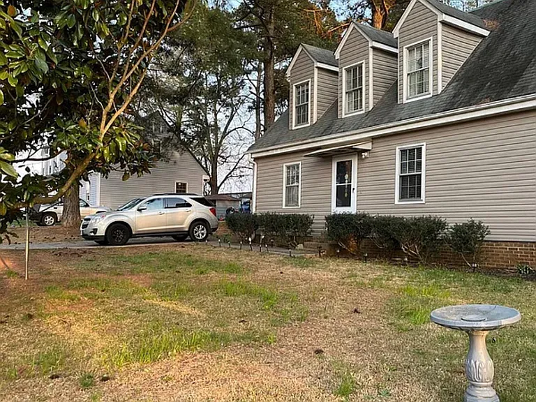 105 Carson Dr #A — Photo 4