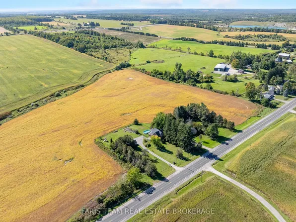 1346 Penetanguishene Rd, Springwater, ON L9X 1Z3