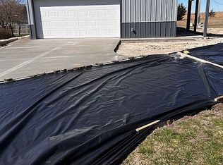 600 E Lewerenz St, Herington, KS 67449