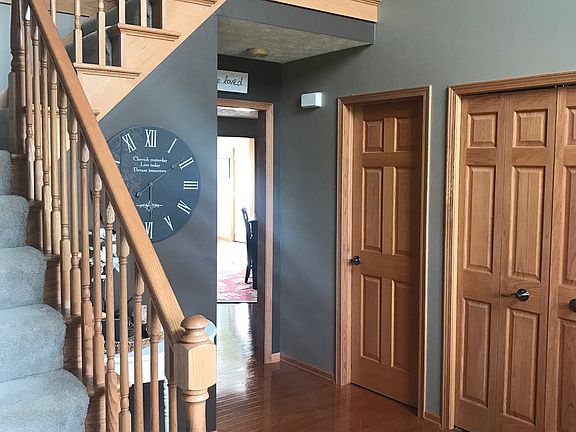 5th image of 14 Grant Dr