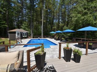 124 Decker Creek Dr, Hawley, PA 18428