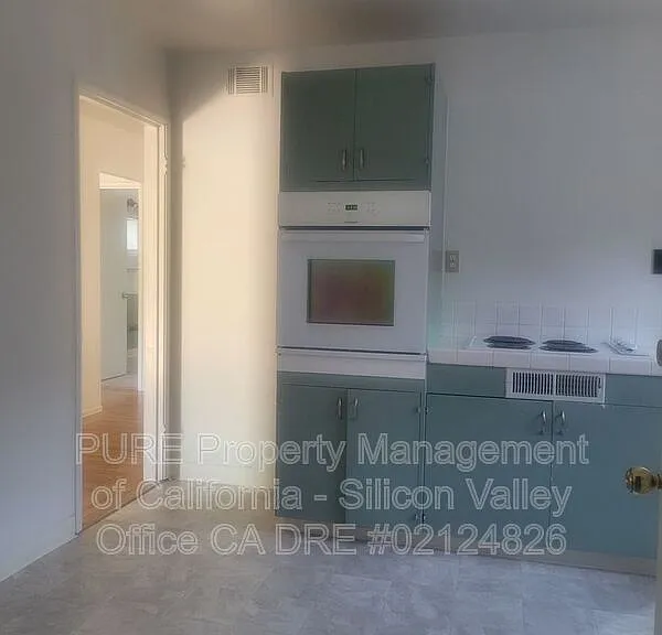 4860 Clydelle Ave — Photo 3